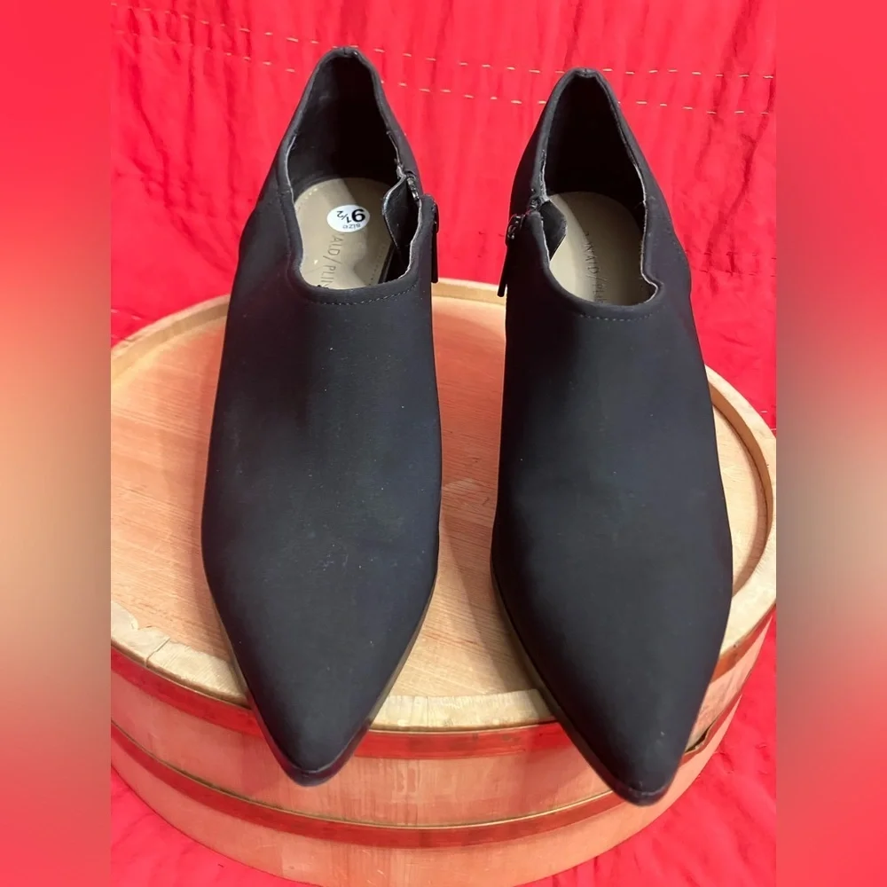 Donald J Pliner Bootie Verie Ankle Black Point Toe Size 9.5